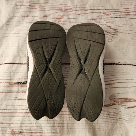 JUST PURCHASED OFF OF POSH MARK, sadly they are too big.
*original seller pics - Picture 9 of 9